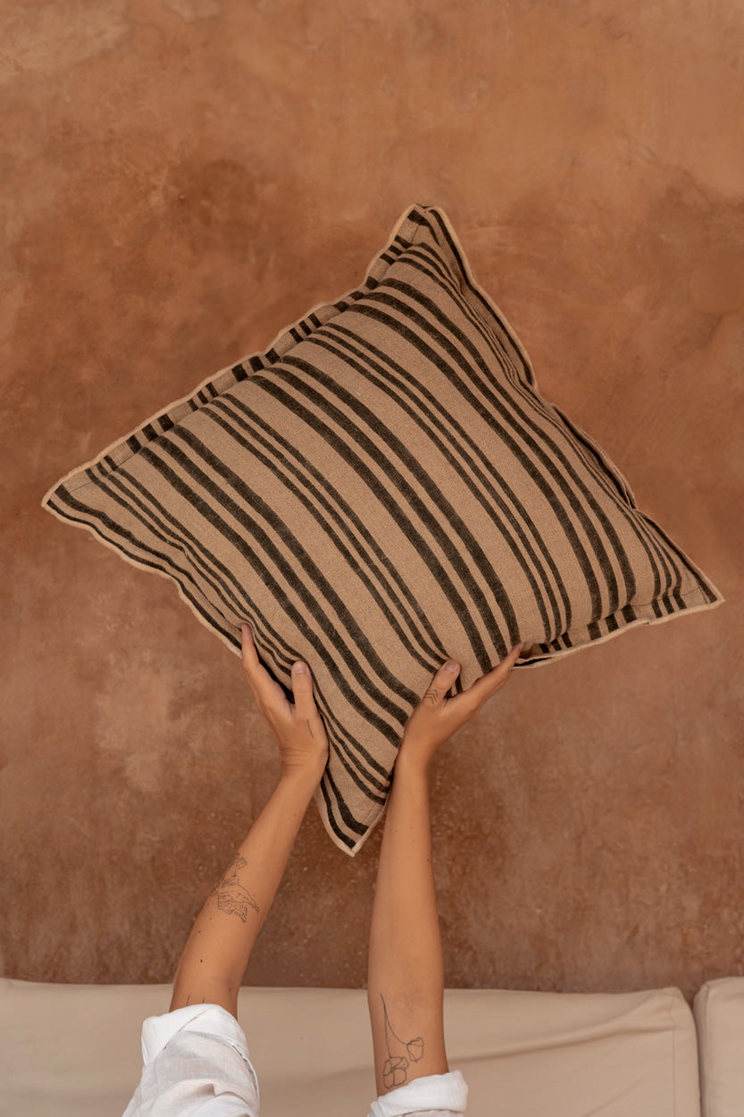 Kussenhoes linnen-velvet Nordic Stripe natuurlijk zwart gestreept 50 x 50 cm, voor bank en zithoek