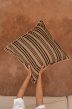 Kussenhoes linnen-velvet Nordic Stripe natuurlijk zwart gestreept 50 x 50 cm, voor bank en zithoek