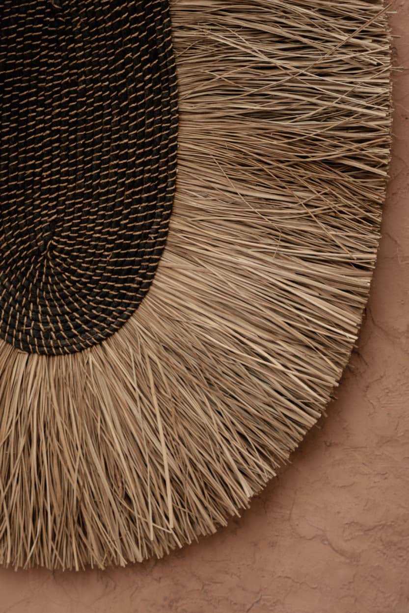 Wanddecoratie gras handgevlochten rond naturel, voor aan de muur of in een gallery wall