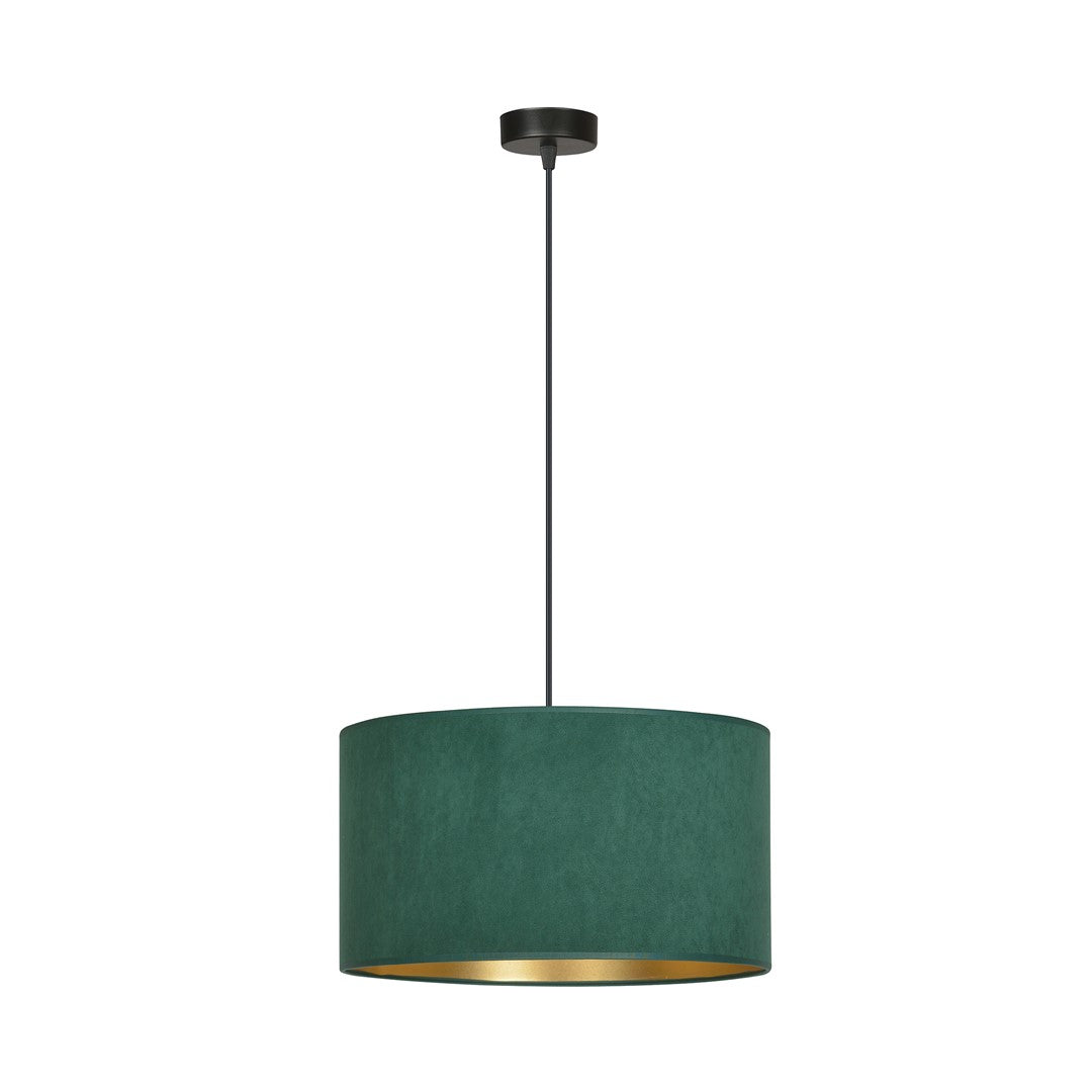Hanglamp met ronde groene stoffen kap, gouden binnenkant en dun zwart snoer met zwarte luifel