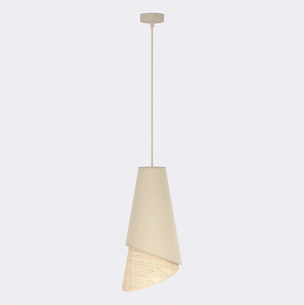 Hanglamp met conische stoffen kap in crème en een rotan onderzijde, aan een dunne stang met ronde plafondplaat