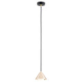 Hanglamp met goudkleurige kegelvormige kap aan een zwart snoer en zwart plafondkapje