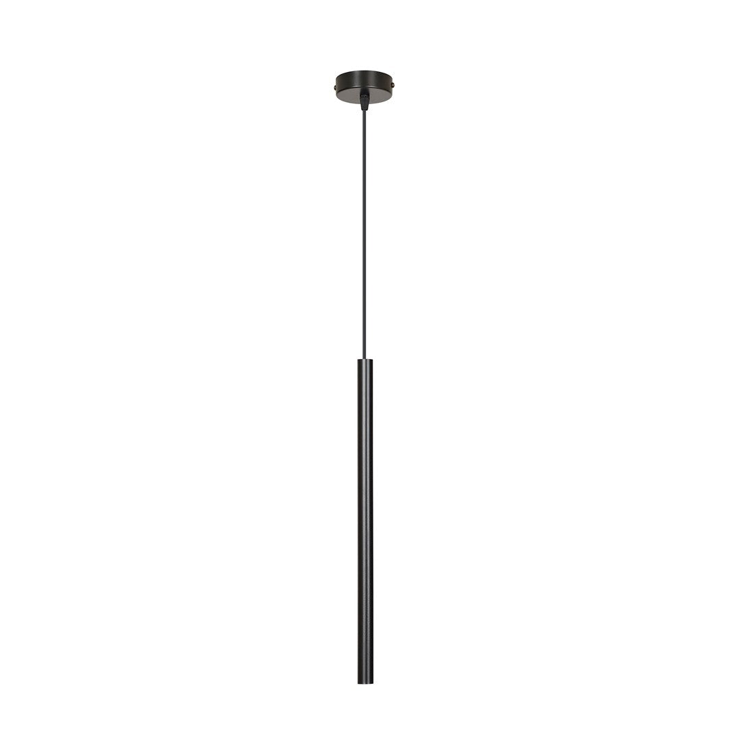 Zwarte hanglamp met lange, slanke metalen buis aan een dun snoer en ronde plafondkap