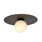 Zwarte ronde plafondlamp met witte glazen bol als kap, opbouwmodel