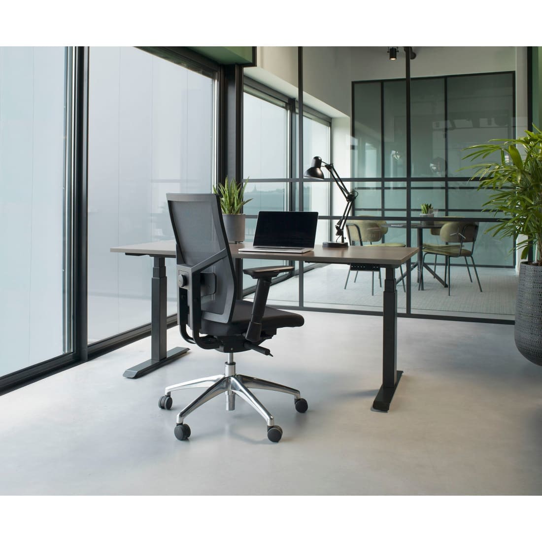 Bureaustoel ergonomisch mesh zwart, Regain-zitting, 4D-armleggers, lendensteun en synchroonmechaniek, Zuidas