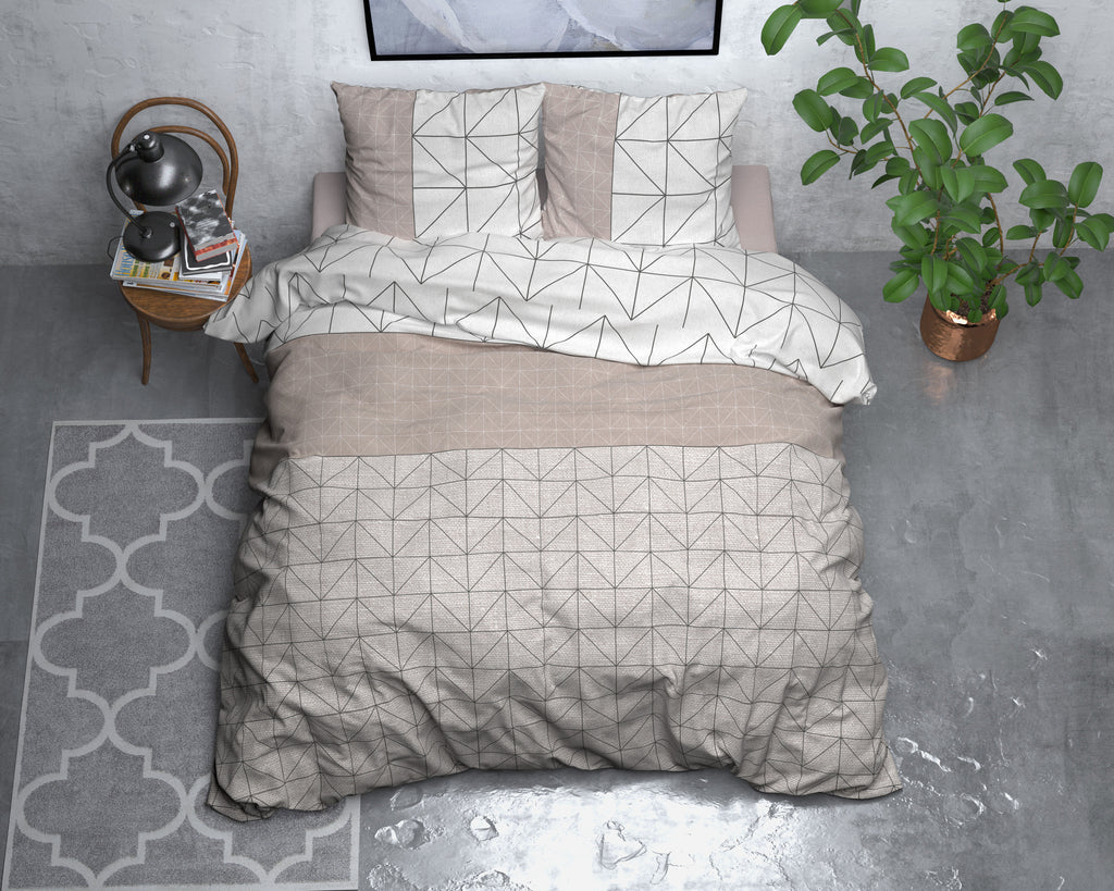 Dekbedovertrek flanel Gino geometrisch dessin taupe 240 x 220 cm, met 2 kussenslopen 60 x 70 cm