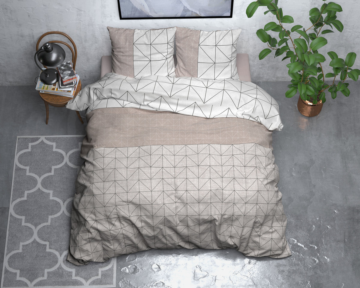 Dekbedovertrek flanel Gino geometrisch dessin taupe 240 x 220 cm, met 2 kussenslopen 60 x 70 cm