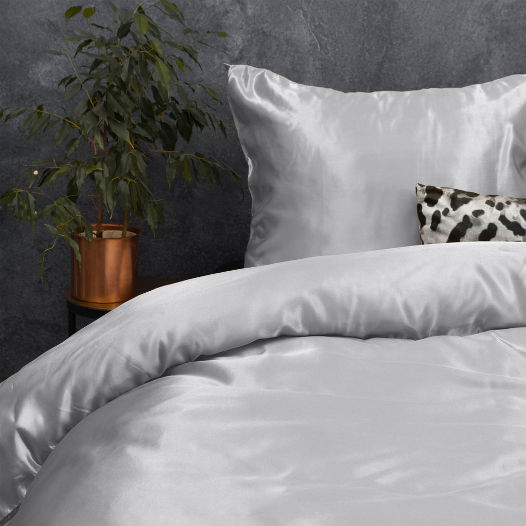 Dekbedovertrek micropercal satijn Beauty Skin Care zilver 140 x 220 cm, met 2 kussenslopen 60 x 70 cm
