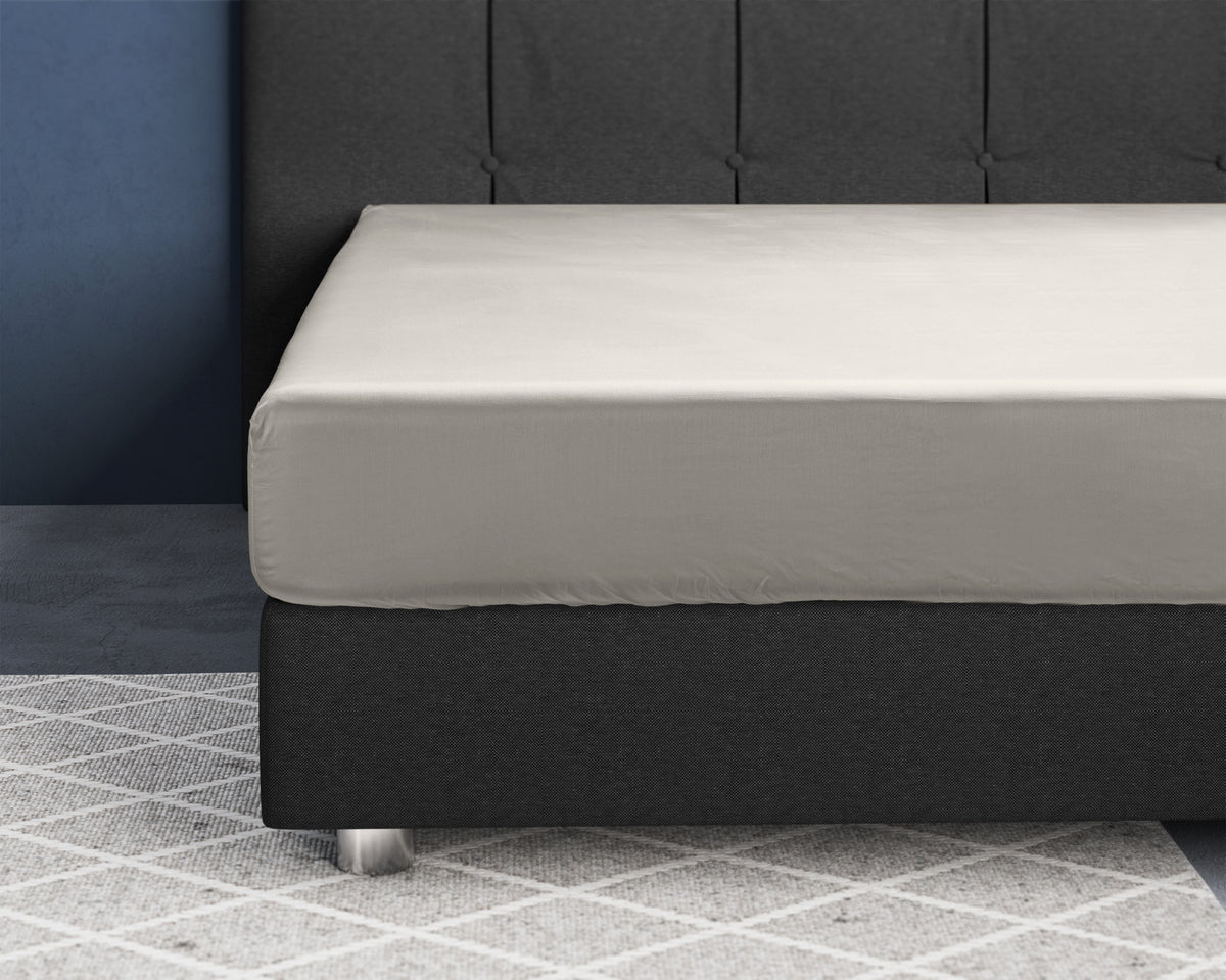 Hoeslaken katoensatijn crème 180 x 210 cm, voor matrassen tot 30 cm hoekhoogte