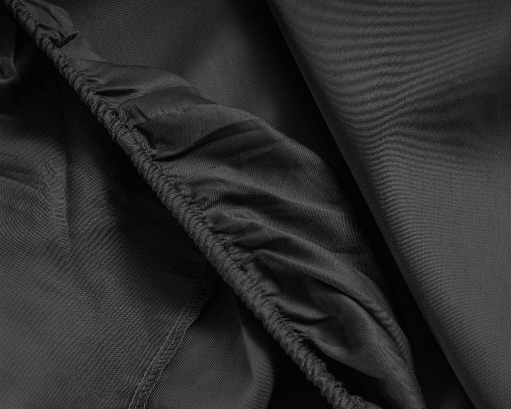 Topperhoeslaken katoensatijn zwart 180 x 220 cm, hoekhoogte 15 cm, elastische rand voor slaapkamer