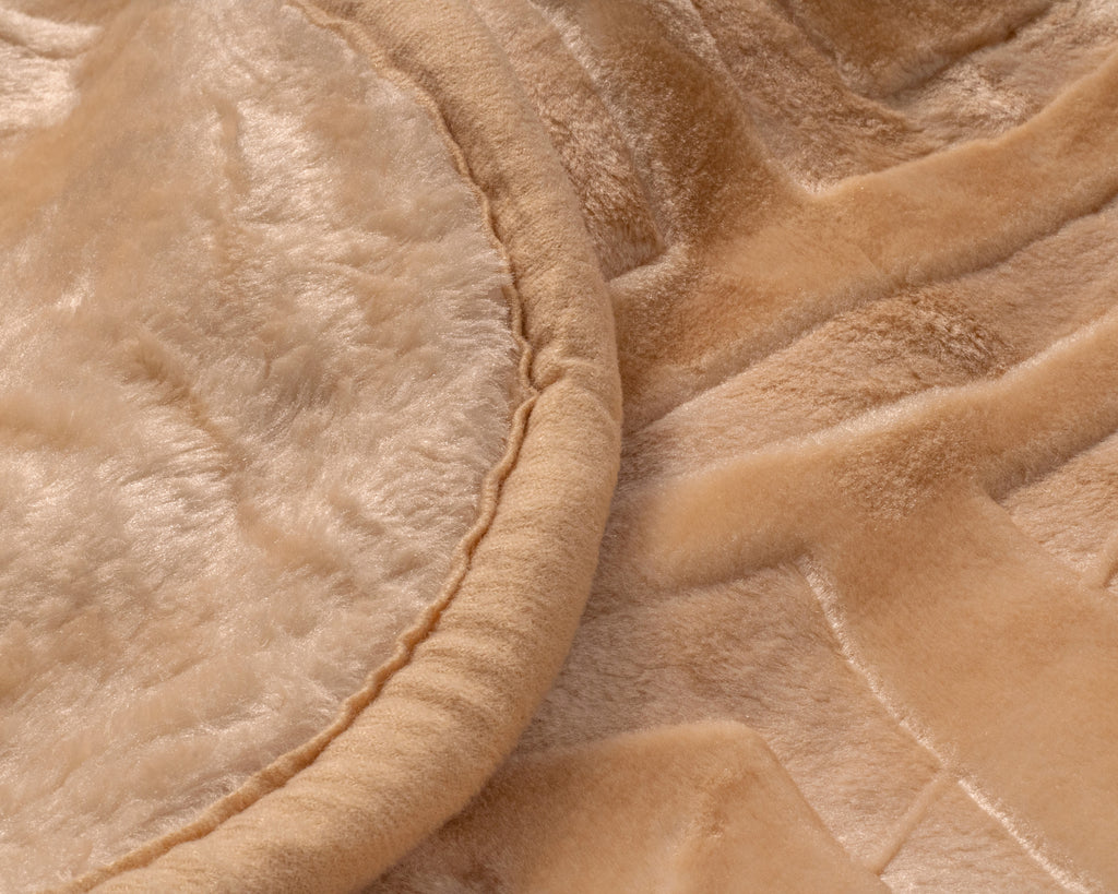Fleecedeken polyester geëmbosseerd beige 200 x 240 cm, voor slaapkamer en woonkamer