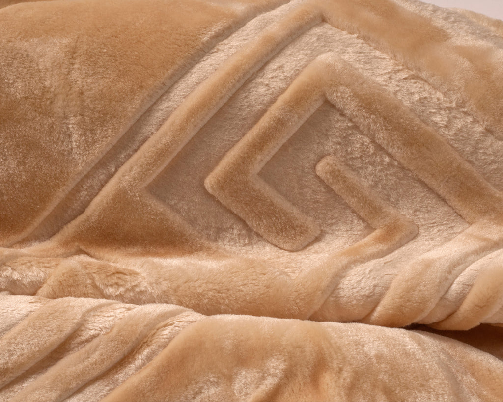 Fleecedeken polyester geëmbosseerd beige 200 x 240 cm, voor slaapkamer en woonkamer