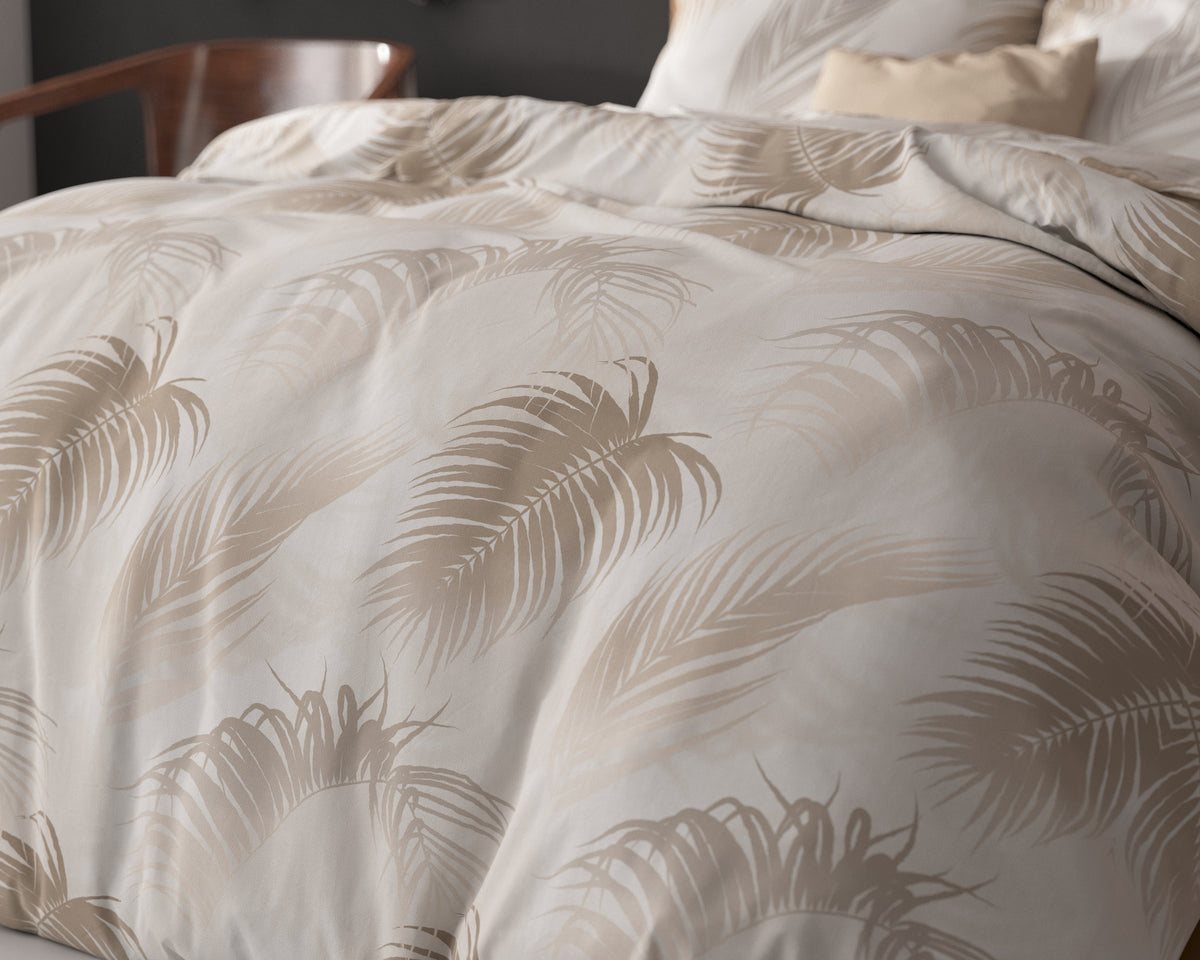 Dekbedovertrek katoen/polyester Jayda taupe met palmbladeren 240 x 220 cm, met 2 kussenslopen 60 x 70 cm