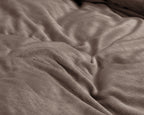 Dekbedovertrek velvet taupe 140 x 220 cm, effen, met 1 kussensloop 60 x 70 cm voor de slaapkamer