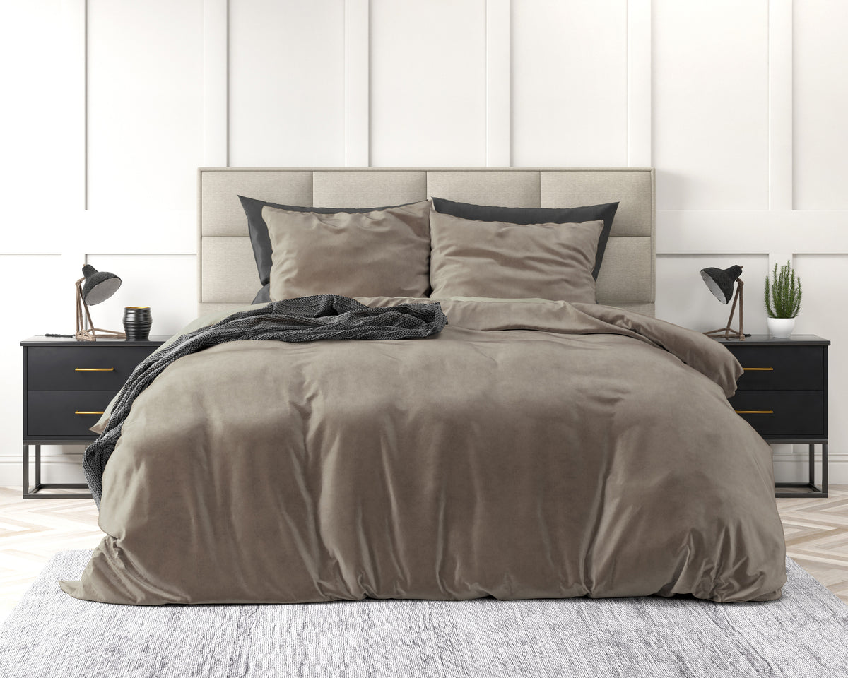 Dekbedovertrek velvet taupe 140 x 220 cm, effen, met 1 kussensloop 60 x 70 cm voor de slaapkamer