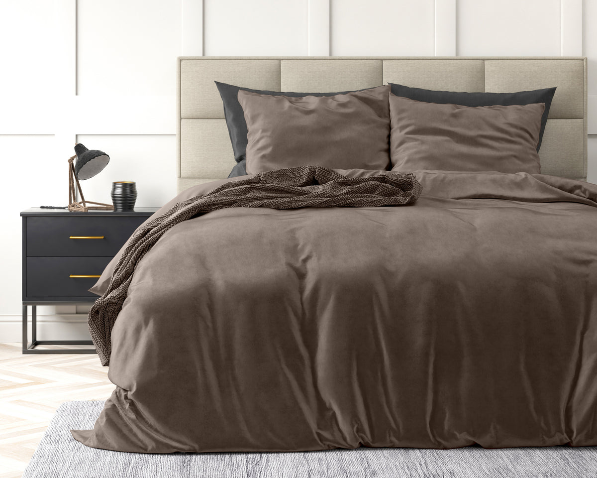 Dekbedovertrek velvet taupe 140 x 220 cm, effen, met 1 kussensloop 60 x 70 cm voor de slaapkamer
