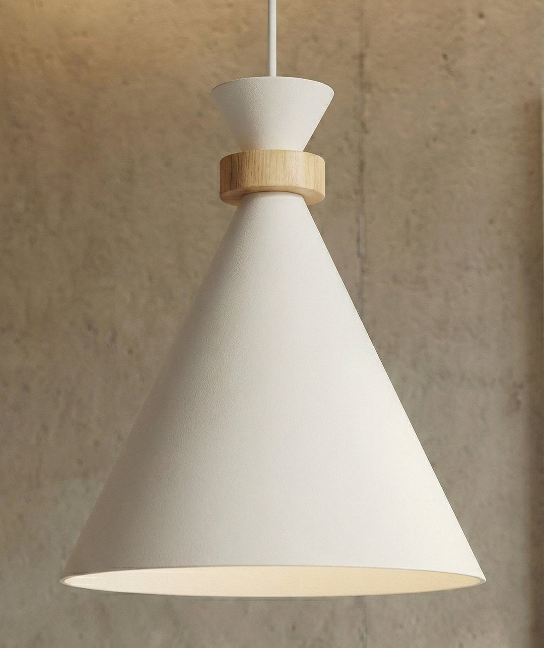 Hanglamp gepoedercoat staal en hout Scandinavisch wit met 3 fittingen E27, 78 cm breed, hoogte verstelbaar