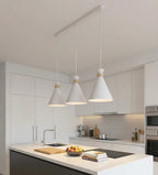 Hanglamp gepoedercoat staal en hout Scandinavisch wit met 3 fittingen E27, 78 cm breed, hoogte verstelbaar