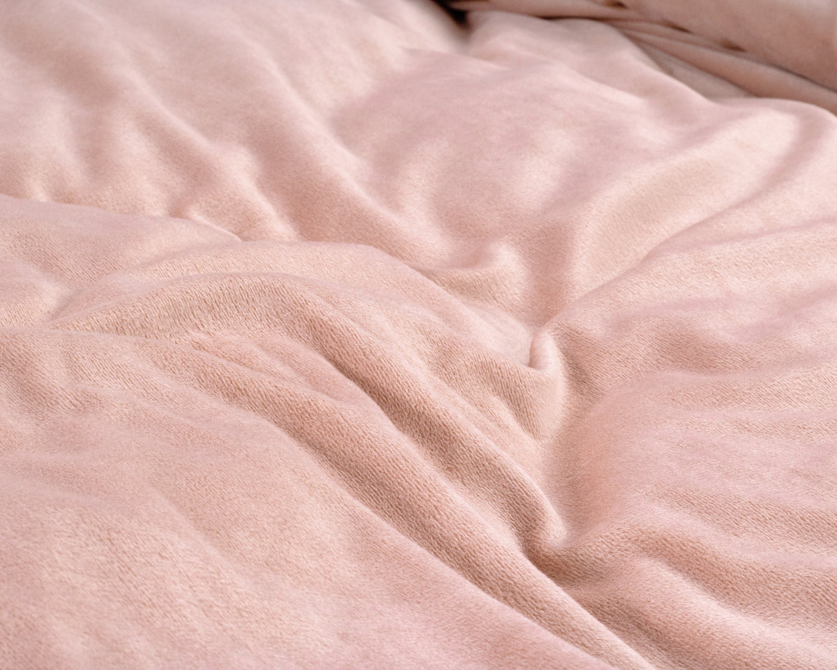 Dekbedovertrek velvet effen roze 240 x 220 cm, met 2 kussenslopen 60 x 70 cm voor de slaapkamer