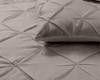 Dekbedovertrek katoen pintuck Salvador taupe 240 x 220 cm, met 2 kussenslopen 60 x 70 cm