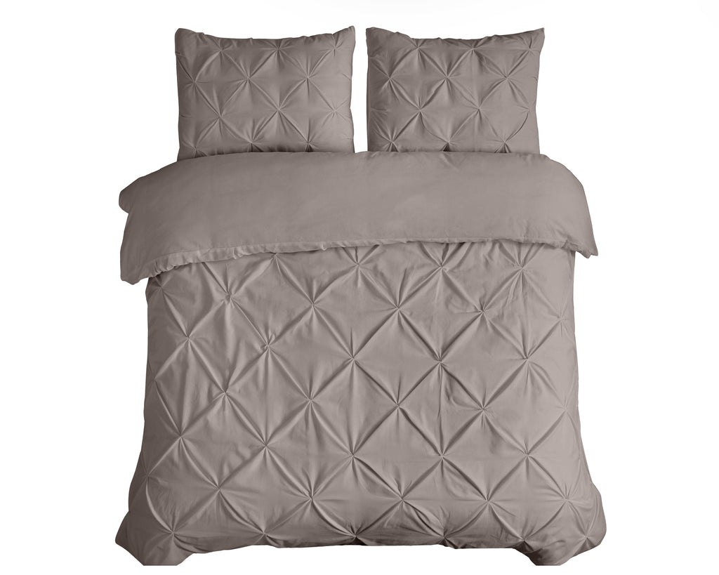 Dekbedovertrek katoen pintuck Salvador taupe 240 x 220 cm, met 2 kussenslopen 60 x 70 cm