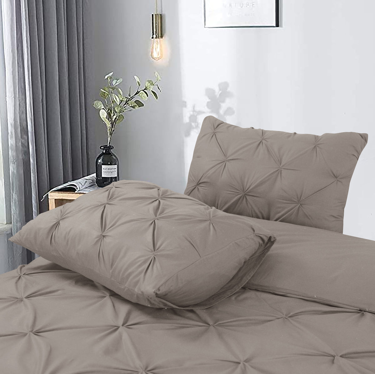 Dekbedovertrek katoen pintuck Salvador taupe 240 x 220 cm, met 2 kussenslopen 60 x 70 cm