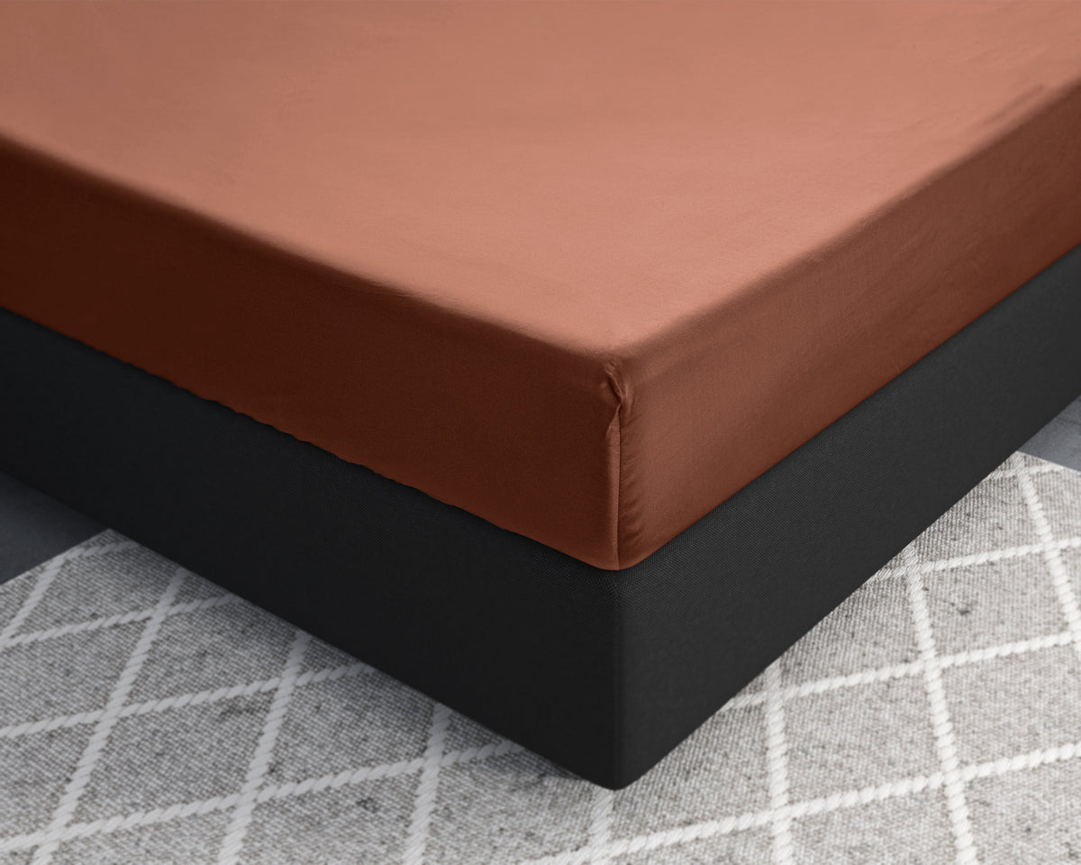 Hoeslaken katoensatijn bruin 90 x 200 cm, hoekhoogte 30 cm, voor de slaapkamer