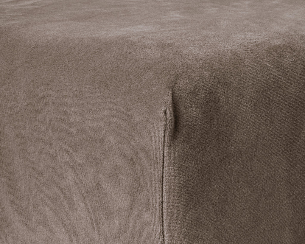 Hoeslaken fluweel polyester taupe 140 x 200 cm met hoekhoogte 30 cm, voor de slaapkamer