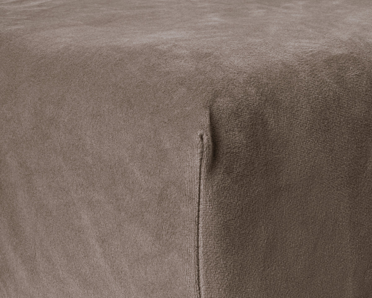 Hoeslaken fluweel polyester taupe 140 x 200 cm met hoekhoogte 30 cm, voor de slaapkamer