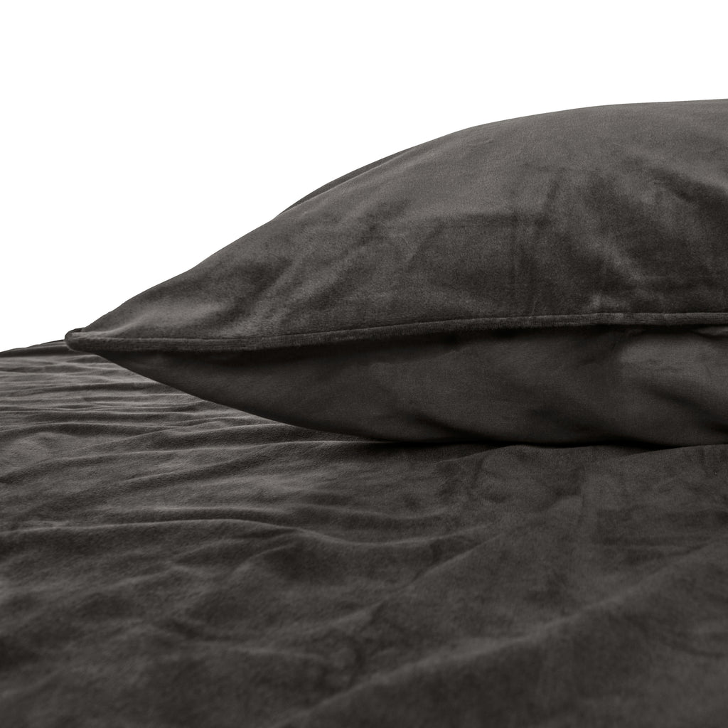 Dekbedovertrek fluweel microvezel taupe 200 x 220 cm, met kussenslopen en drukknopen