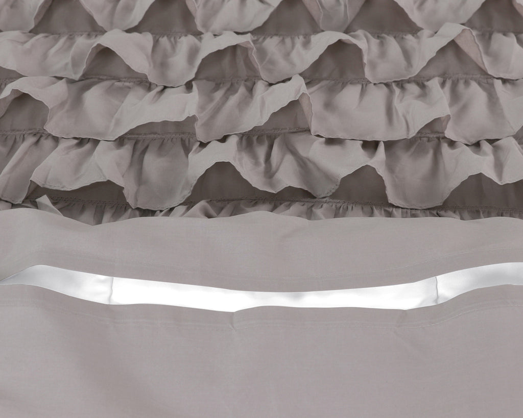 Dekbedovertrek percale katoen Cyprus taupe met ruches 140 x 220 cm, met kussensloop 60 x 70 cm