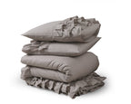 Dekbedovertrek percale katoen Cyprus taupe met ruches 140 x 220 cm, met kussensloop 60 x 70 cm
