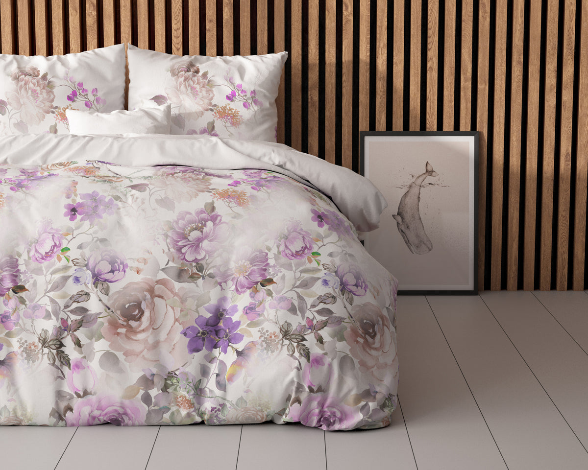 Dekbedovertrek katoen-polyester Jenice bloemendessin roze op witte ondergrond 240 x 220 cm, met kussensloop