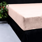Hoeslaken teddy polyester roze 160 x 200 cm, hoekhoogte 30 cm voor de slaapkamer