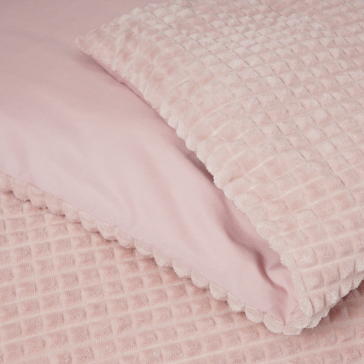 Dekbedovertrek teddy polyester roze 240 x 220 cm, met 2 kussenslopen, geruite structuur