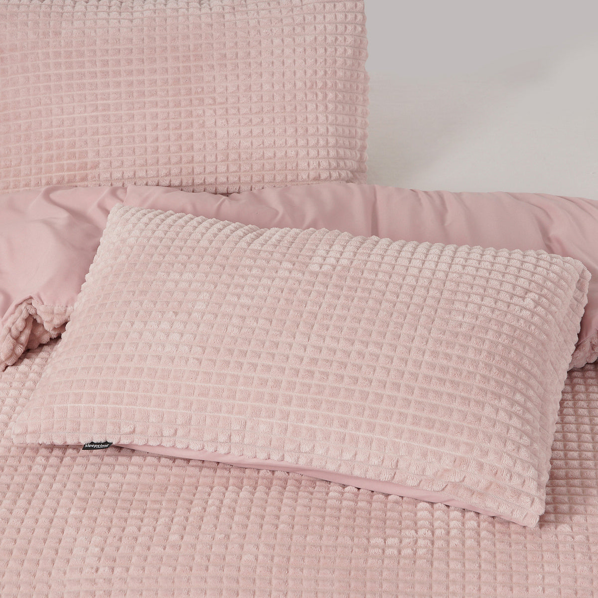 Dekbedovertrek teddy polyester roze 240 x 220 cm, met 2 kussenslopen, geruite structuur