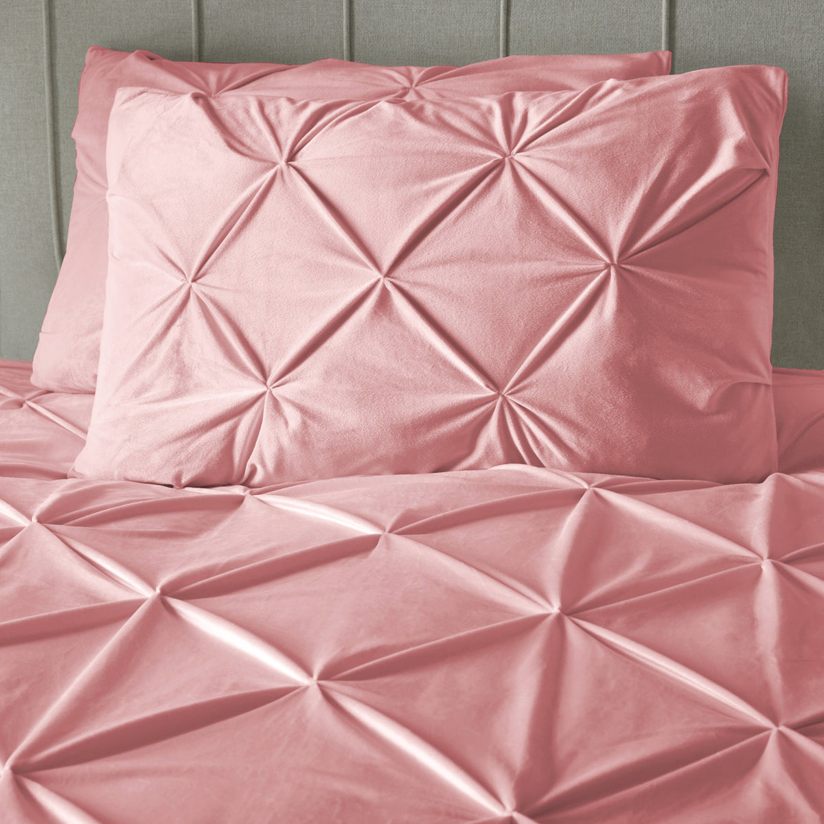Dekbedovertrek fluweel pintuck roze 240 x 220 cm, met 2 kussenslopen 60 x 70 cm voor slaapkamer