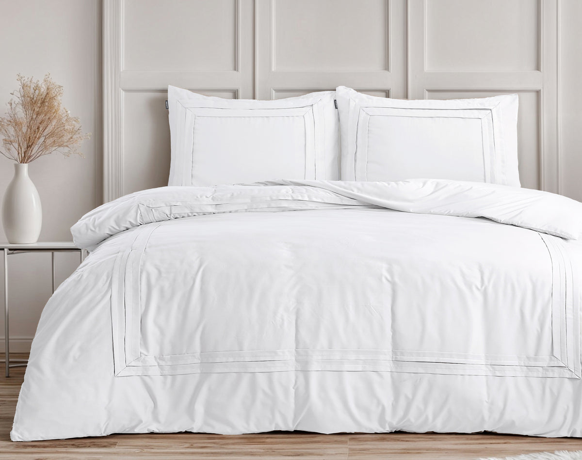 Dekbedovertrek micropercale wit 240 x 220 cm, met 2 kussenslopen 60 x 70 cm en drukknopen