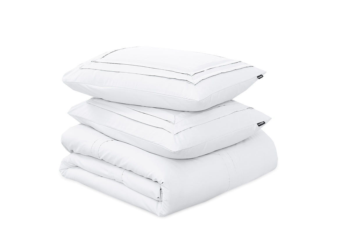Dekbedovertrek micropercale wit 240 x 220 cm, met 2 kussenslopen 60 x 70 cm en drukknopen