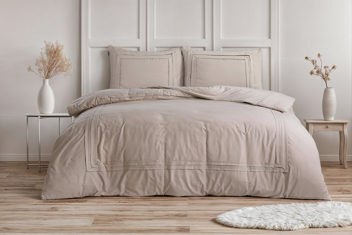 Dekbedovertrek micropercale taupe 200 x 200/220 cm, met 2 kussenslopen 60 x 70 cm