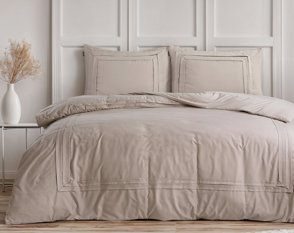 Dekbedovertrek micropercale taupe 200 x 200/220 cm, met 2 kussenslopen 60 x 70 cm
