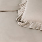 Dekbedovertrek microvezel taupe met ruches 140 x 220 cm, met 2 kussenslopen 60 x 70 cm