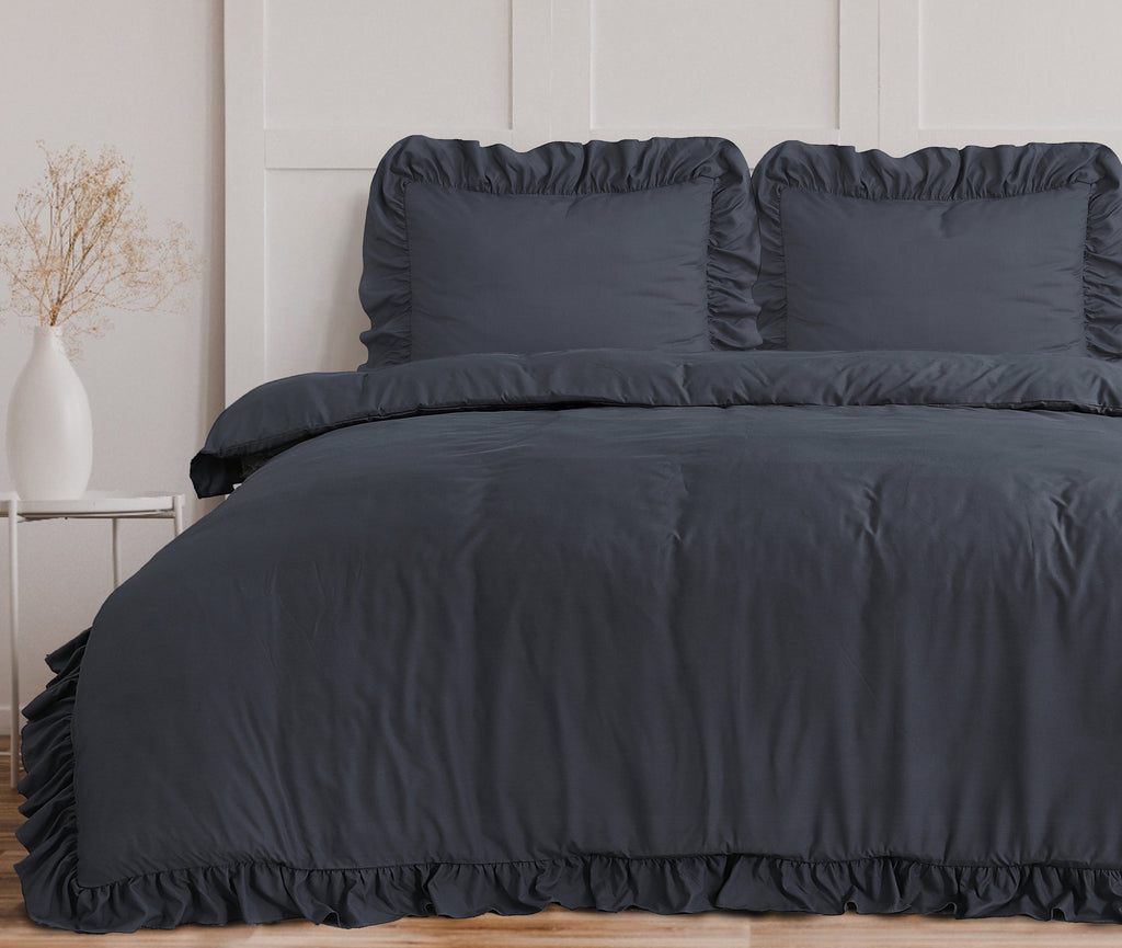 Dekbedovertrek microvezel ruffles antraciet 240 x 220 cm, met 2 kussenslopen 60 x 70 cm