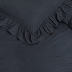 Dekbedovertrek microvezel ruffles antraciet 240 x 220 cm, met 2 kussenslopen 60 x 70 cm