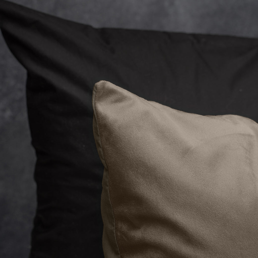 Dekbedovertrek fluweel effen taupe/grijs 200 x 220 cm, met 2 kussenslopen 60 x 70 cm
