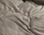 Dekbedovertrek fluweel effen taupe/grijs 200 x 220 cm, met 2 kussenslopen 60 x 70 cm