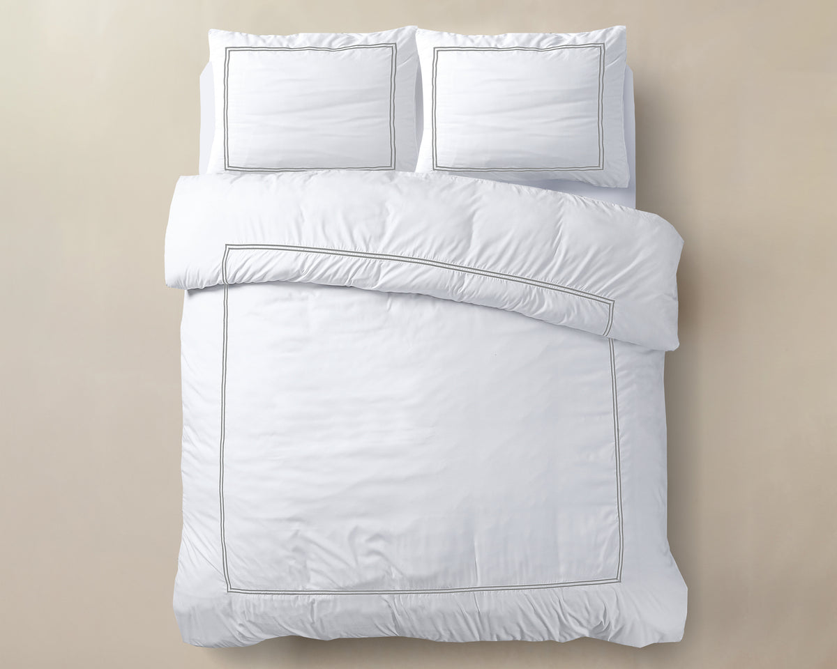 Dekbedovertrek Brata katoen percale wit met grijze rand, 140 x 200/260 cm, kussenslopen met hotelsluiting