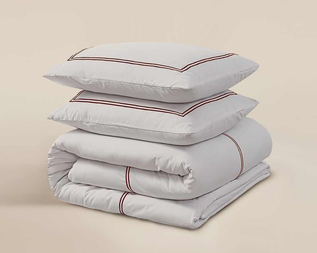 Dekbedovertrek katoen percale Brata taupe met bronskleurige bies 200 x 200/260 cm, hotelsluiting