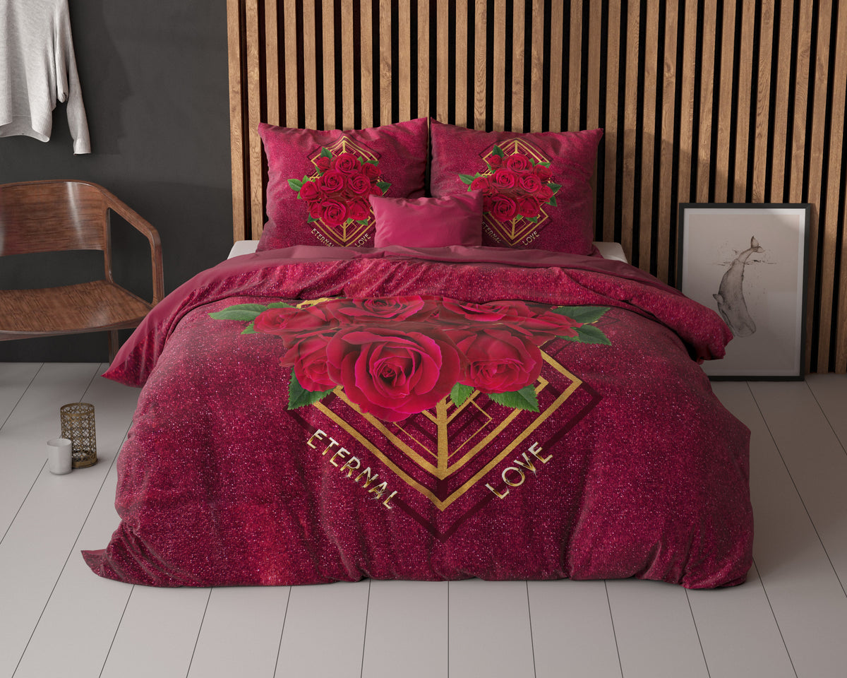 Dekbedovertrek micropercale rozenprint rood met goudkleurige details 240 x 220 cm, met 2 kussenslopen 60 x 70 cm