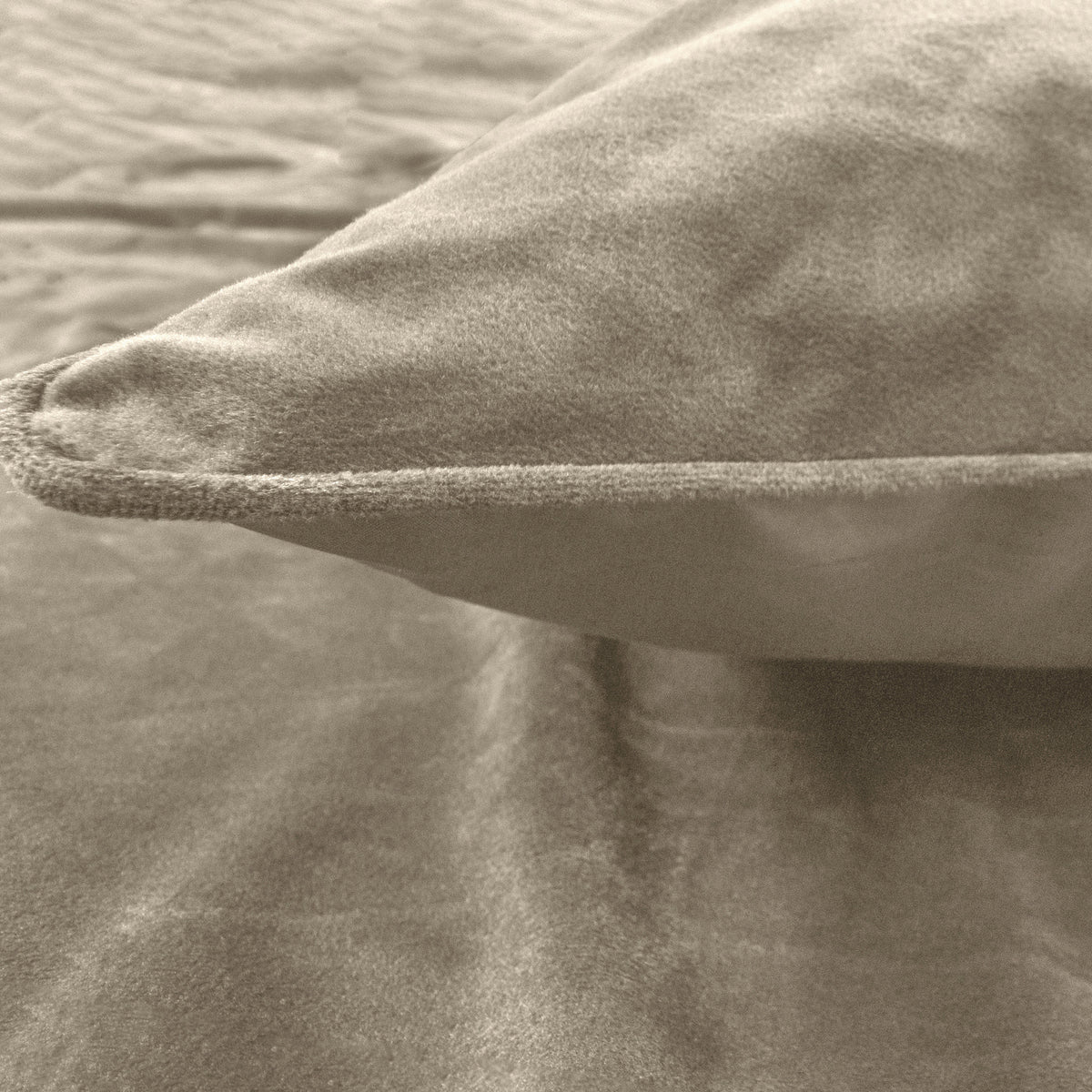 Dekbedovertrek fluweel polyester taupe 140 x 220 cm, met kussensloop en drukknopen